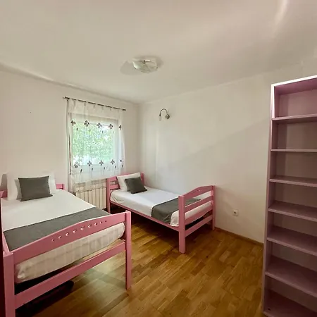 Sarajevo Flower Garden - Entire House & Private Garden * Vogošća